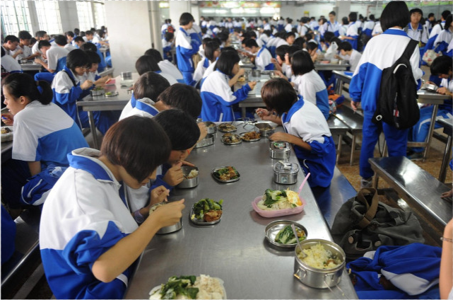 學生不願在食堂吃飯,湖北一高中改進措施強硬,家長稱難以接受