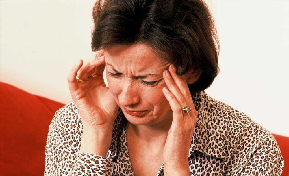 更年期|更年期或产后的女性，情绪低落、乏力的原因是什么？医生2点分析