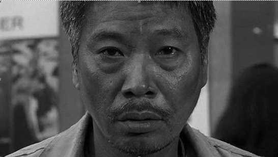 为了热度连底线都不要了这样的人也配称为作家