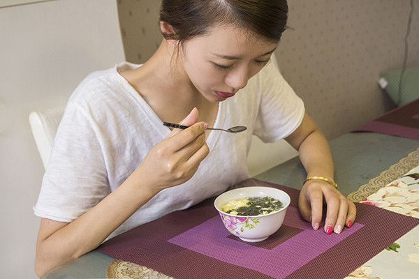 饮食|“吃得少，活得久”