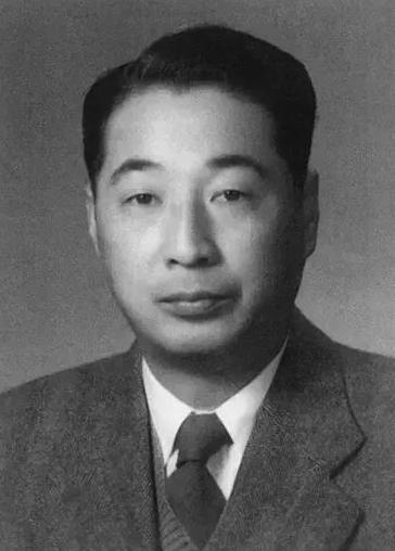 1957年周璇病逝2月后话剧皇帝石挥抛下小16岁娇妻失踪