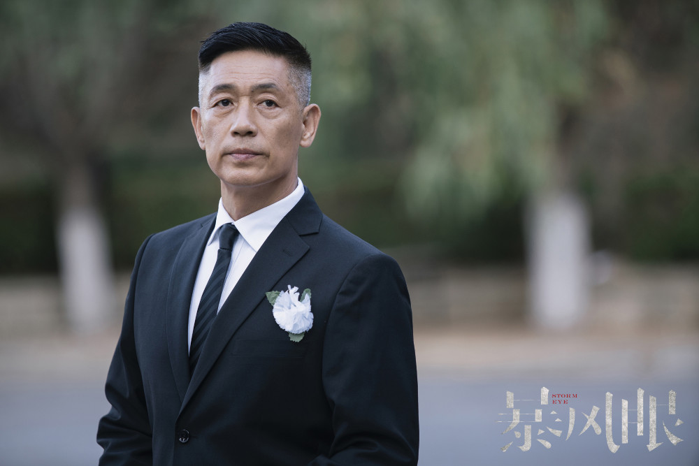 有人说杨幂选择《暴风眼》这种题材的电视剧,是很明智的.