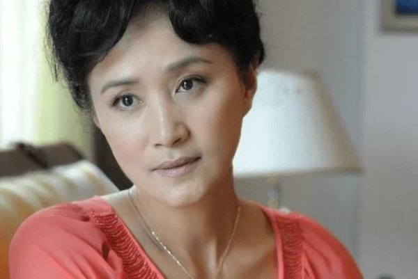 80年代的天然美女演员,大火时选择离开,十年后复出再次证明实力