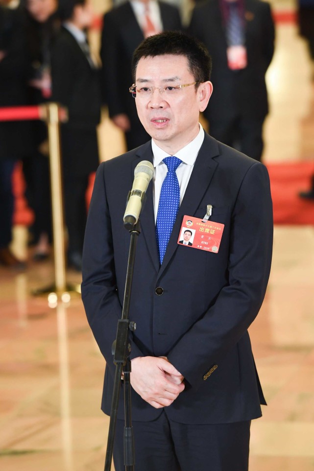 全国政协委员黄立十年磨一剑为中国的红外事业造出一颗心脏