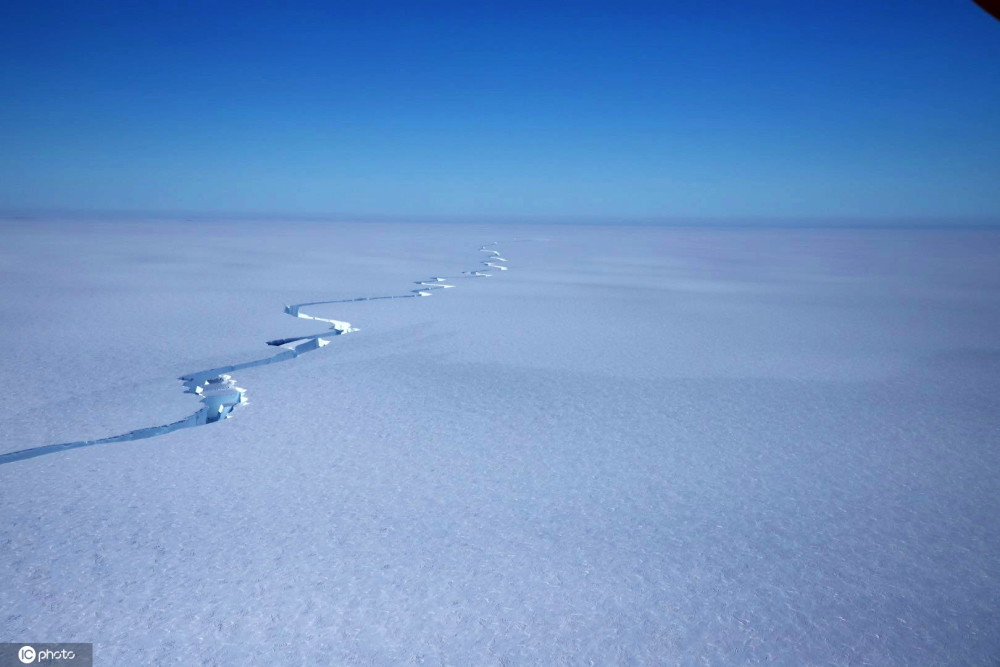 南极布伦特冰架|南极布伦特冰架一冰川发生断裂 面积约1270平方公里