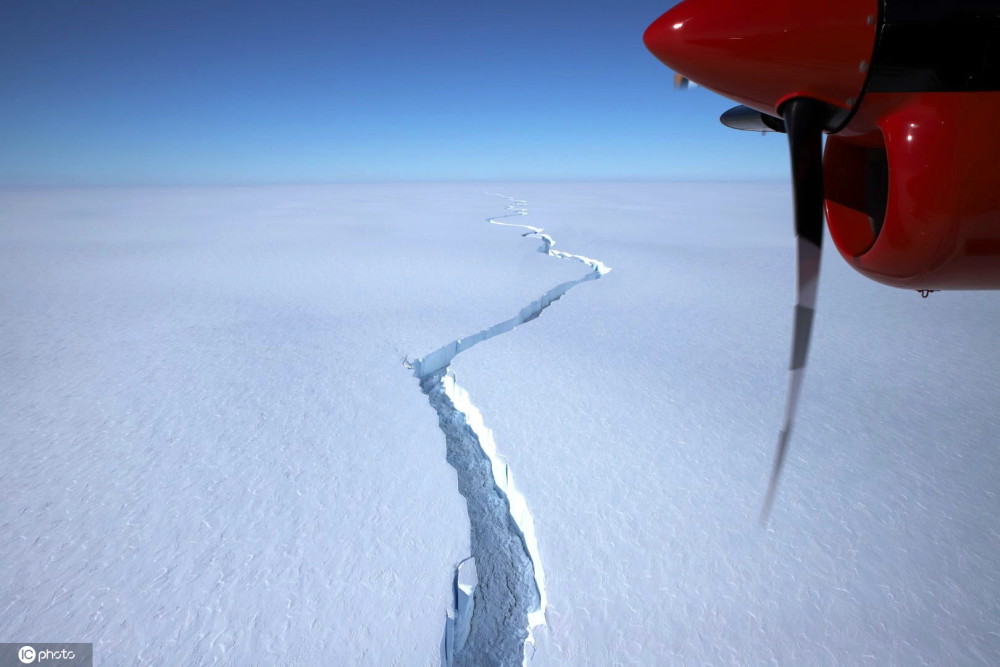 南极布伦特冰架|南极布伦特冰架一冰川发生断裂 面积约1270平方公里