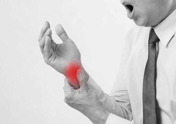 痛风|痛风越来越“猖狂”？忠告：三件事或是“加速器”，别放任不管