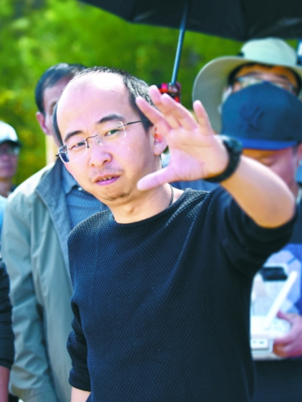 两人也经常在一起聊天,慢慢地牟兴区就被巨兴茂的才华所打动,两人渐渐