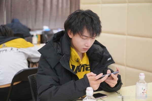 四年前的Fly长什么样？新粉直呼认不出！