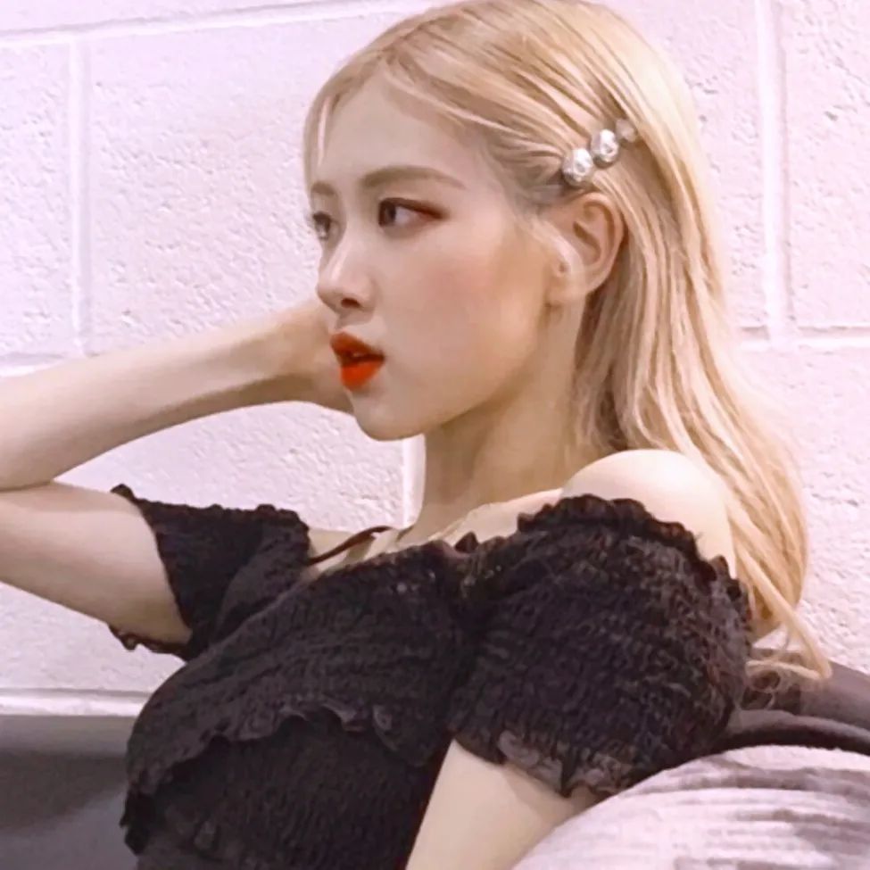 豆头像朴彩英丨rosé果然是我女神