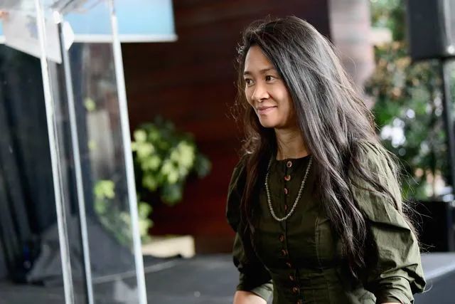 赵婷是一位杰出的导演.