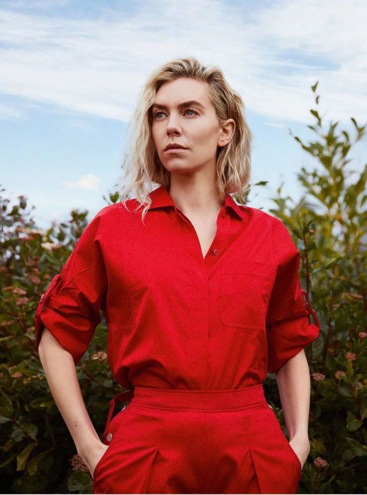 组图温柔迷人的白寡妇凡妮莎柯比