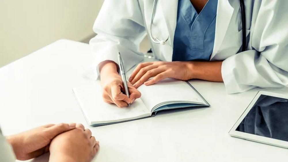 痔疮|年轻患者便血，以为是痔疮，只因为又诉大便伴脓性物，思路变了！