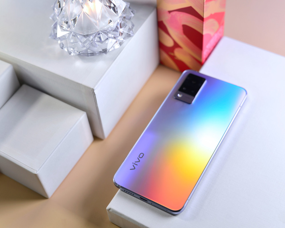 ag玻璃加金属中框2999元的vivos9颜值如何