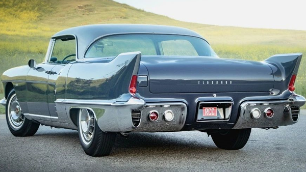 好莱坞都不敢这么拍!凯迪拉克的光之秘诀揭开