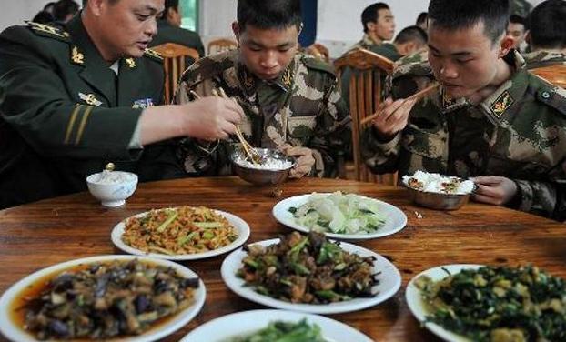 听说解放军每天的伙食标准是39块的四类灶那丰盛不丰盛