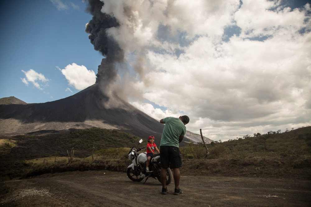 外代二線危地馬拉帕卡亞火山噴發