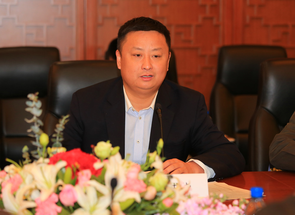 高进华(史丹利农业集团股份有限公司控股股东)资料显示,徐益明于1984