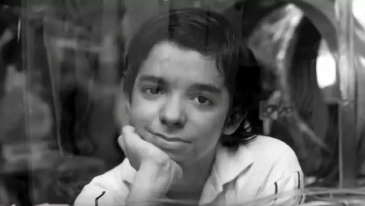 大卫·菲利浦·威特|12岁才走出隔离罩的“泡泡男孩”，在死亡前第一次触摸到了妈妈