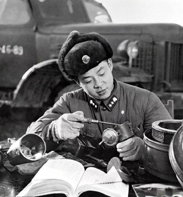 雷锋日记我要做一颗永不生锈的螺丝钉