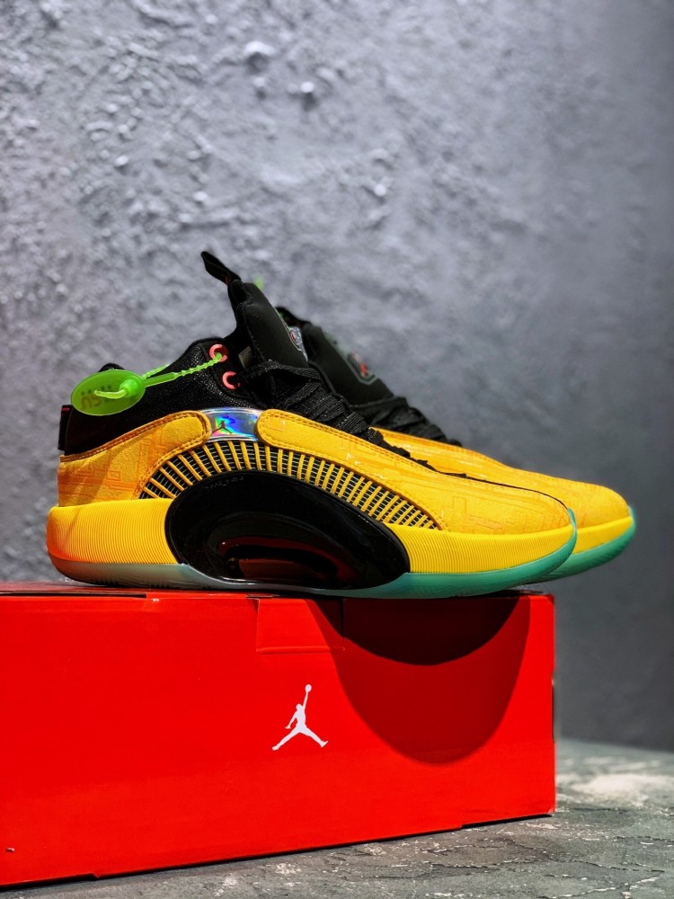 aj35会比aj34差吗?都是不可否认的优秀实战球鞋_腾讯新闻