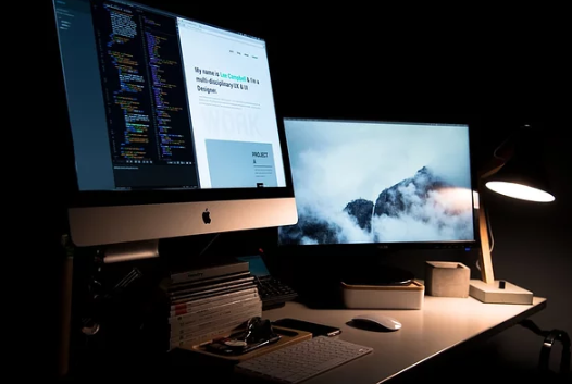 眼底病|熬夜加班，眼底“中浆”！眼底病距离年轻人并不遥远！