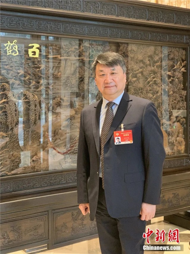 全国政协委员,江苏省锡山高级中学校长唐江澍.