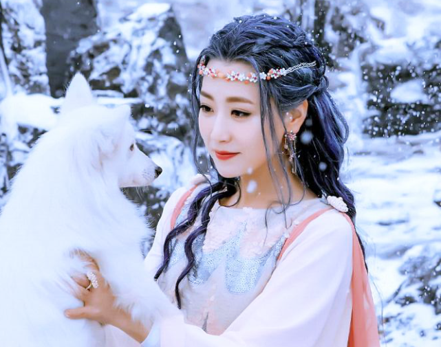 打开腾讯新闻,查看更多图片 >白冰版在《幻城》中,白冰饰演人鱼公主