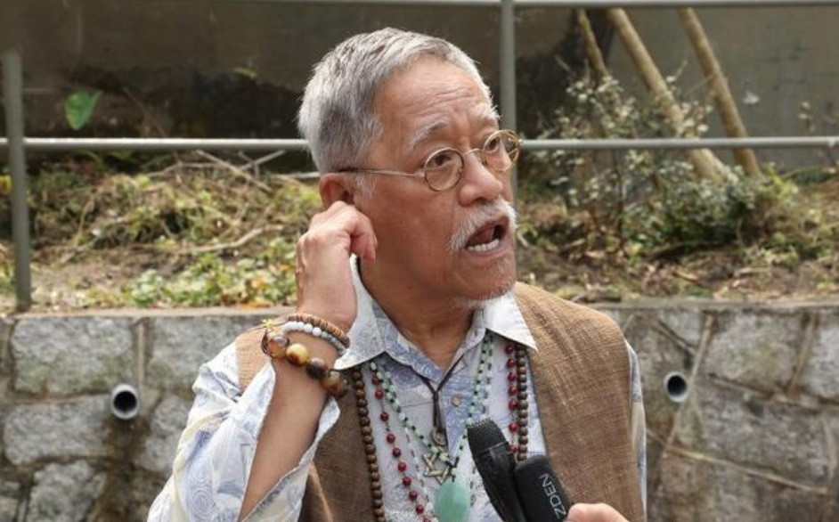 81岁吴耀汉近况满头白发精神极佳混血儿子被称最帅星二代