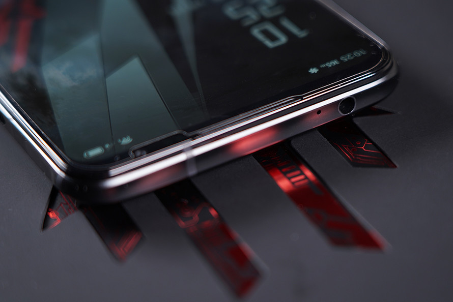 内置风扇稳压高通骁龙888 红魔6游戏手机首发评测