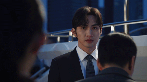 这次她终于演了一个"反常态"角色|国安|暴风眼|杨幂|陈灿|马尚