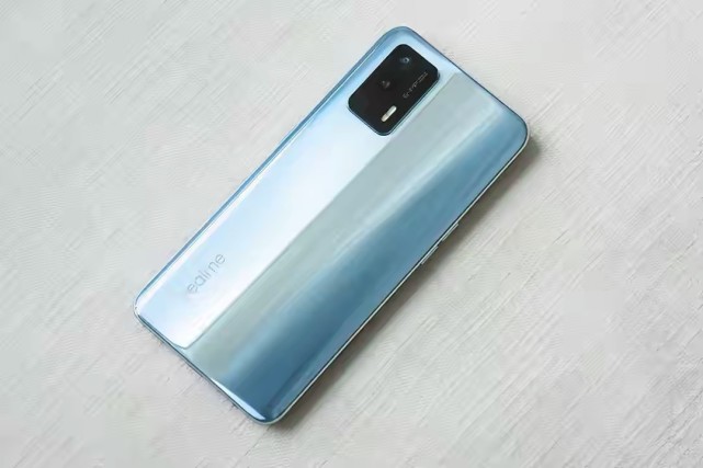 如果对比realme真我gt和红米k40 pro的性价比,显然realme真我gt更高