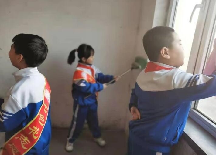 铁西区中小学校开展 践行雷锋精神 主题活动 腾讯新闻