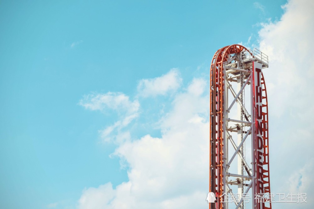 视网膜|小伙坐趟过山车，视网膜“玩脱”了！高度近视的你，要知道这件事