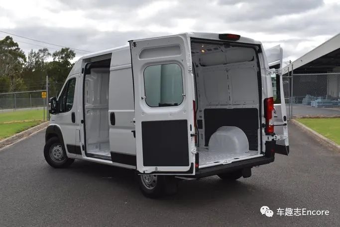 2021款菲亚特ducato:中轴距长度的面包车试驾_腾讯新闻