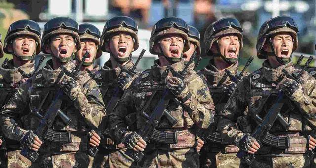 为什么解放军的士兵普遍都很瘦,很难有美国大兵肌肉男的感觉?