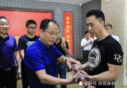 这个武校的学生数量特别多,有三万多学生,都是刘海科的徒子徒孙,即便