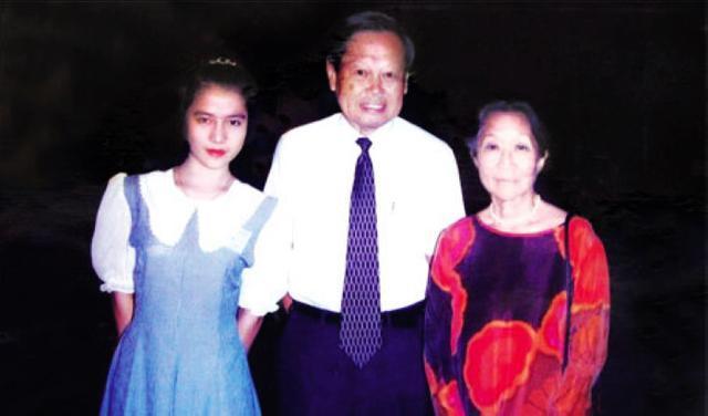 杨振宁|杨振宁的子孙全部定居美国，他为何晚年选择回国？真为养老吗