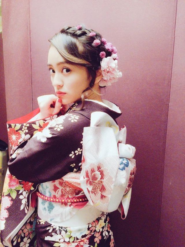 新剧化身江户花魁冈田结实再演有趣的女人