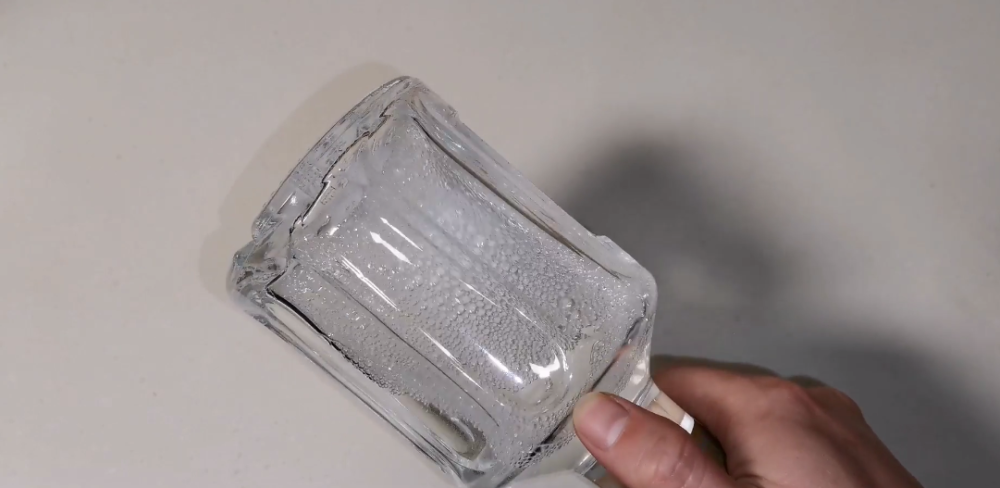 白酒|把白酒瓶子倒过来，立马清楚白酒真假，以后买酒别忘了用这一招