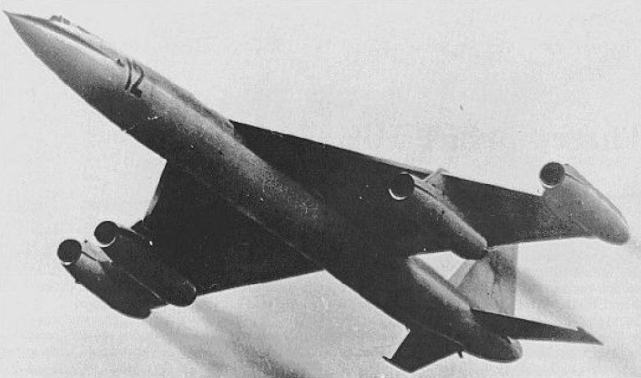 苏联米亚4轰炸机!油耗量巨大且航程短,还能背着罐子运天然气!