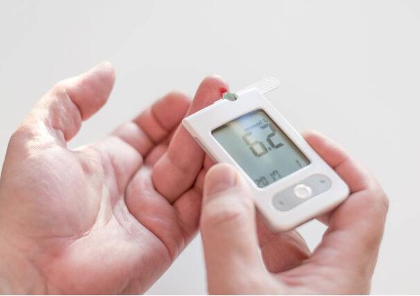 血糖|明明一口甜食没吃，血糖还是控制不住？医生：或是这5点没做对