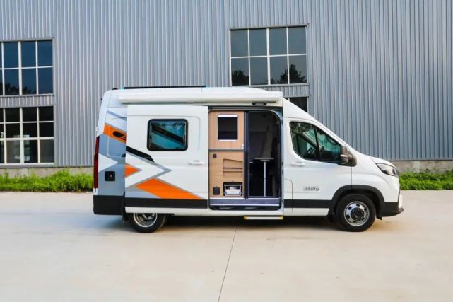 坐着躺着都舒服,还拥有超长质保,景宴v90b型房车值得了解