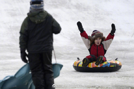 儿童|美国研究：儿童使用电子产品越多越容易暴饮暴食