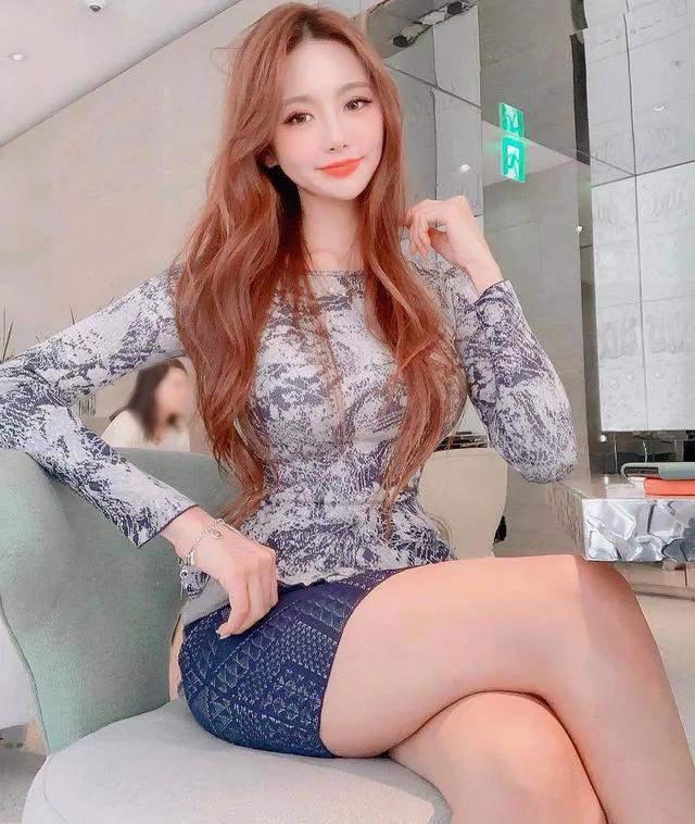 韩国美女撞脸李小璐长相甜美完美身材堪称人间尤物