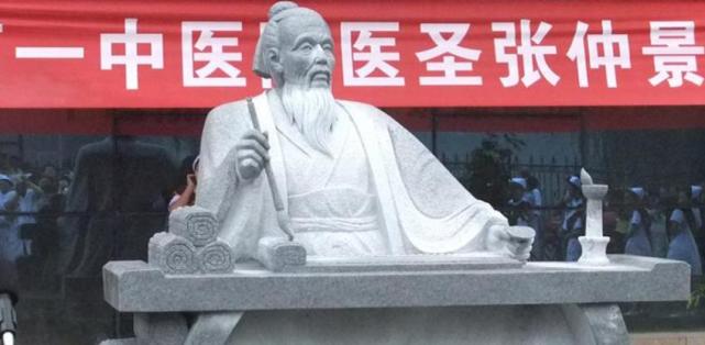 占地3400亩的南阳张仲景国医大学原来一直是民办,无底蕴,前路迷茫