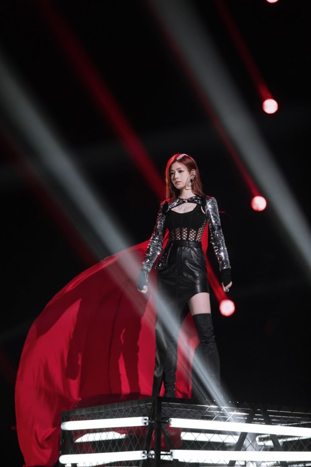 陈妍希国风大片新鲜出炉 三公舞蹈能力提升变身shero