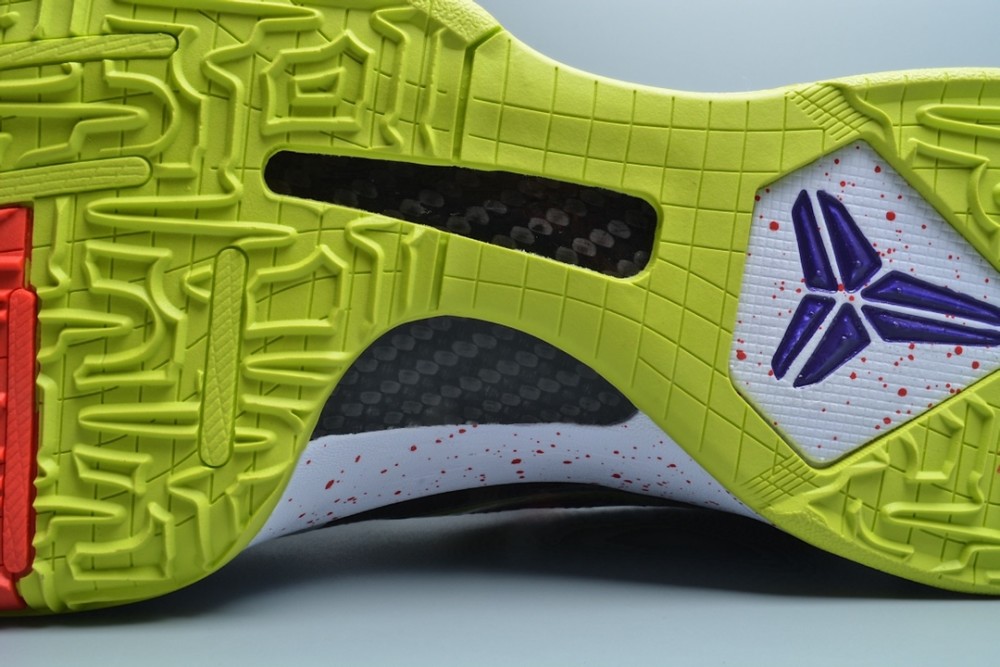 科比5小丑复刻实战测评 科比5被称为神鞋的资格你应该知道_腾讯新闻