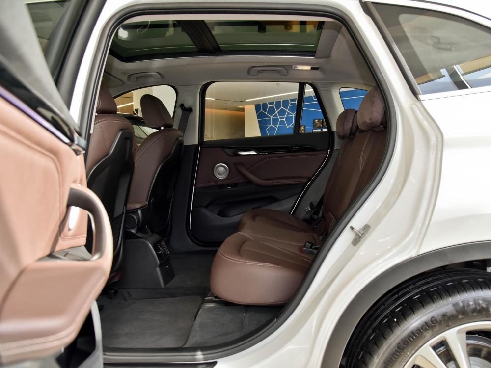 省钱省油的豪华品牌suv,大空间够豪华,实拍宝马x1新能源