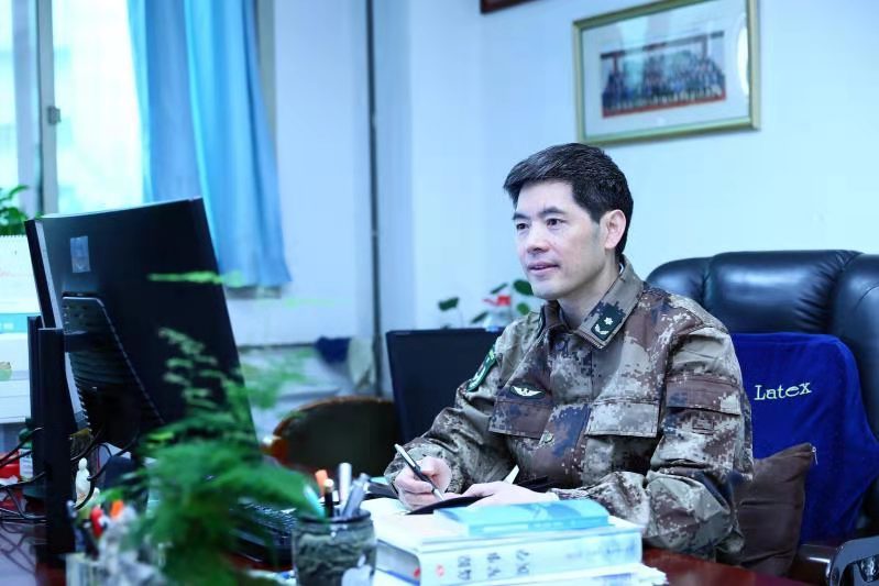 专家小传蒋建新是我国创伤与野战外科学学科带头人,国家杰青基金获得